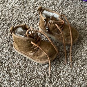 UGG baby size 6. Never worn to walk in. Excellent Condition.